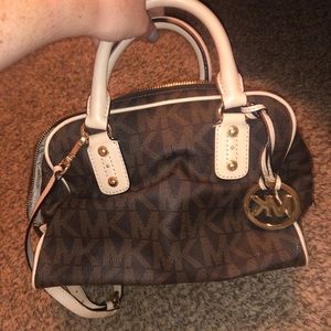 Micheal Kors purse